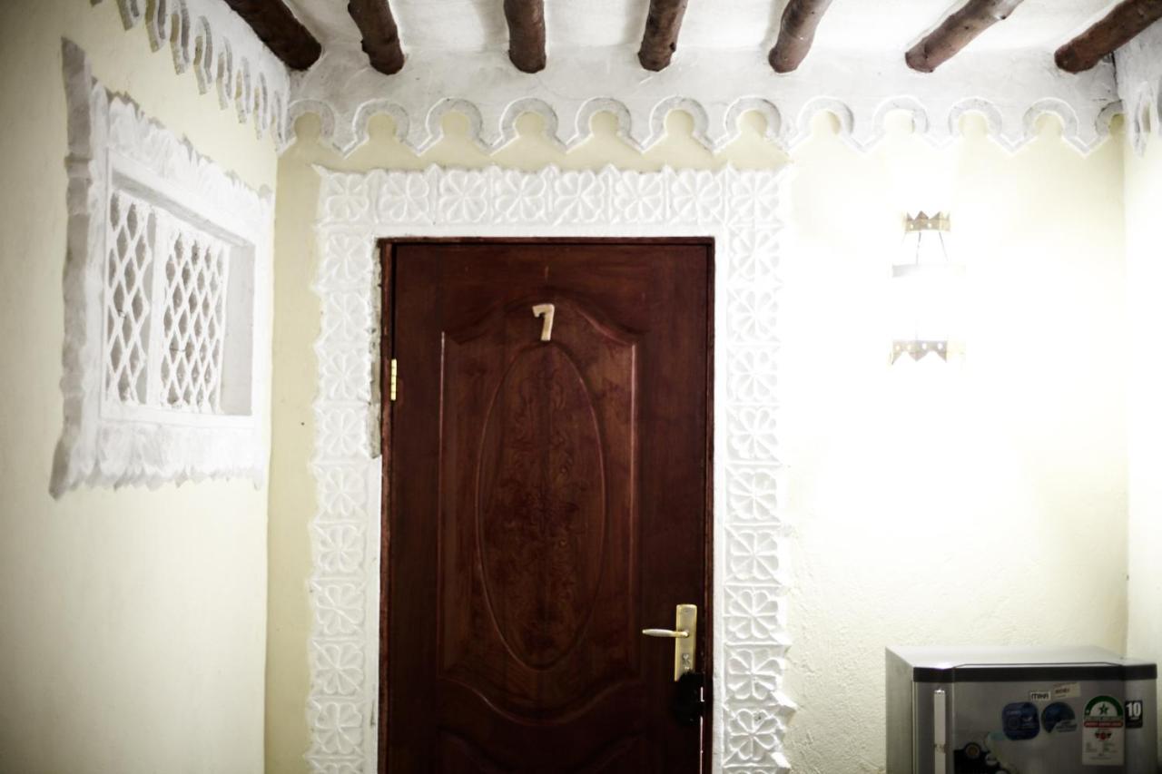 Coconut Village Beach Resort Диани Бийч Екстериор снимка
