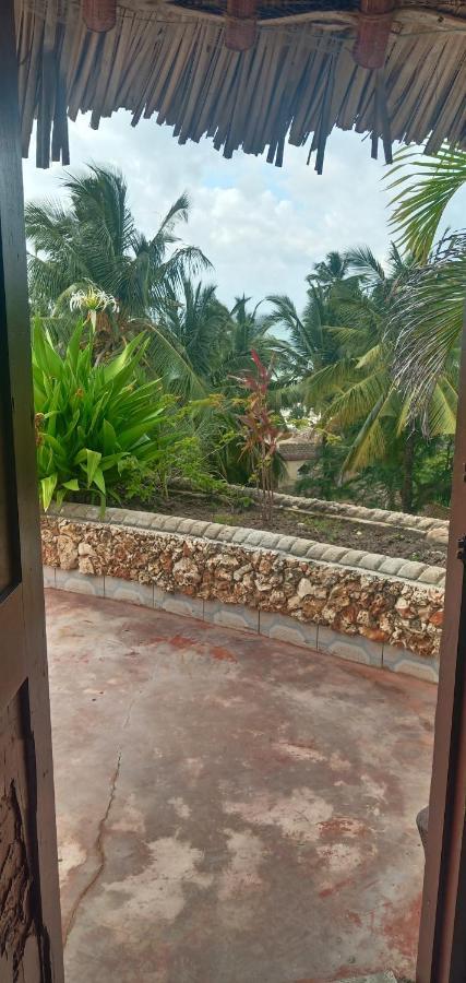 Coconut Village Beach Resort Диани Бийч Екстериор снимка