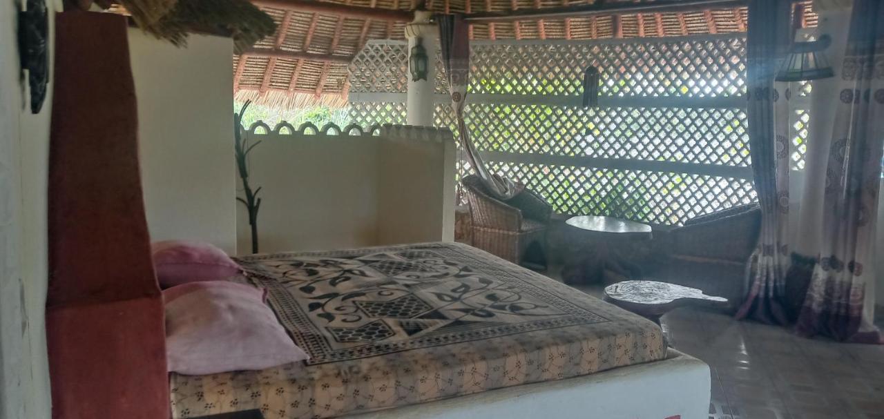 Coconut Village Beach Resort Диани Бийч Екстериор снимка