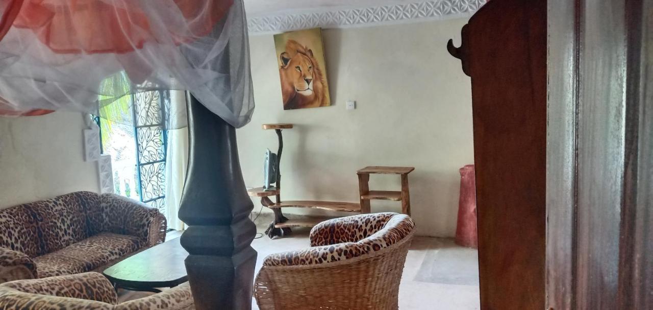 Coconut Village Beach Resort Диани Бийч Екстериор снимка