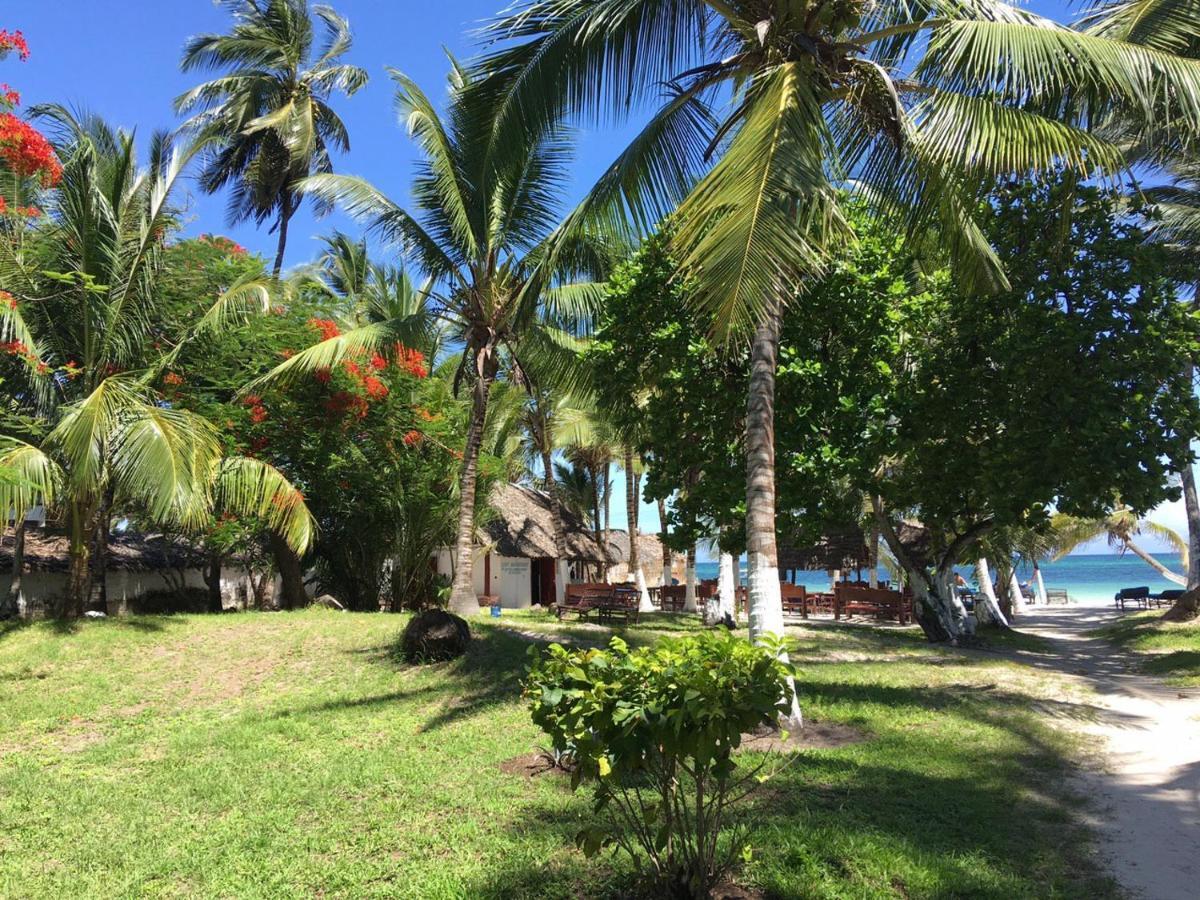 Coconut Village Beach Resort Диани Бийч Екстериор снимка